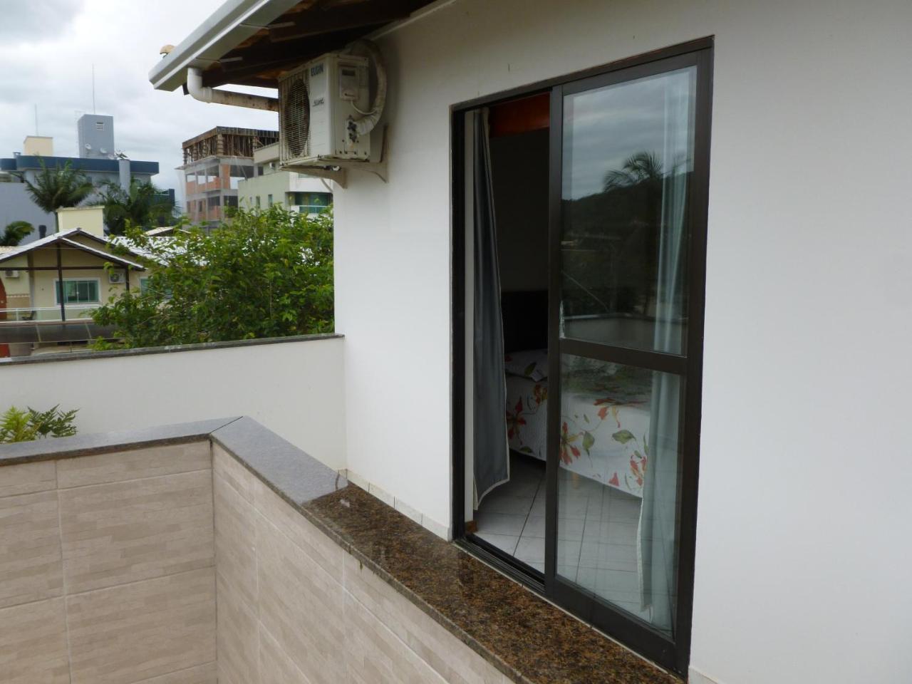 Apartamento Cobertura - 140 Metros Da Praia Бомбиньяс Экстерьер фото
